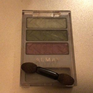 Almay 3 colors eyeshadow pallet